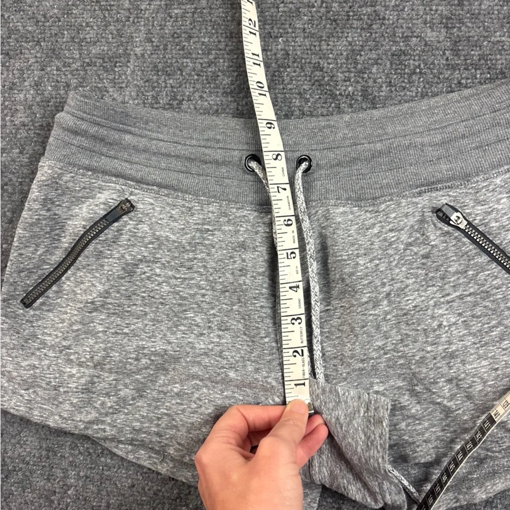 ATHLETA Women’s Grey Heathered Boho Short size: Medium - Picture 6 of 9
